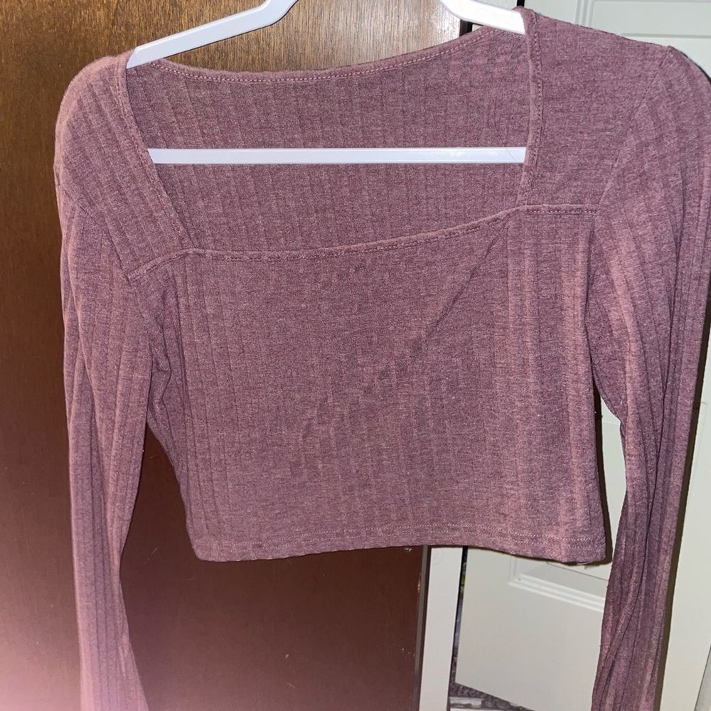 Long sleeve light purple crop top